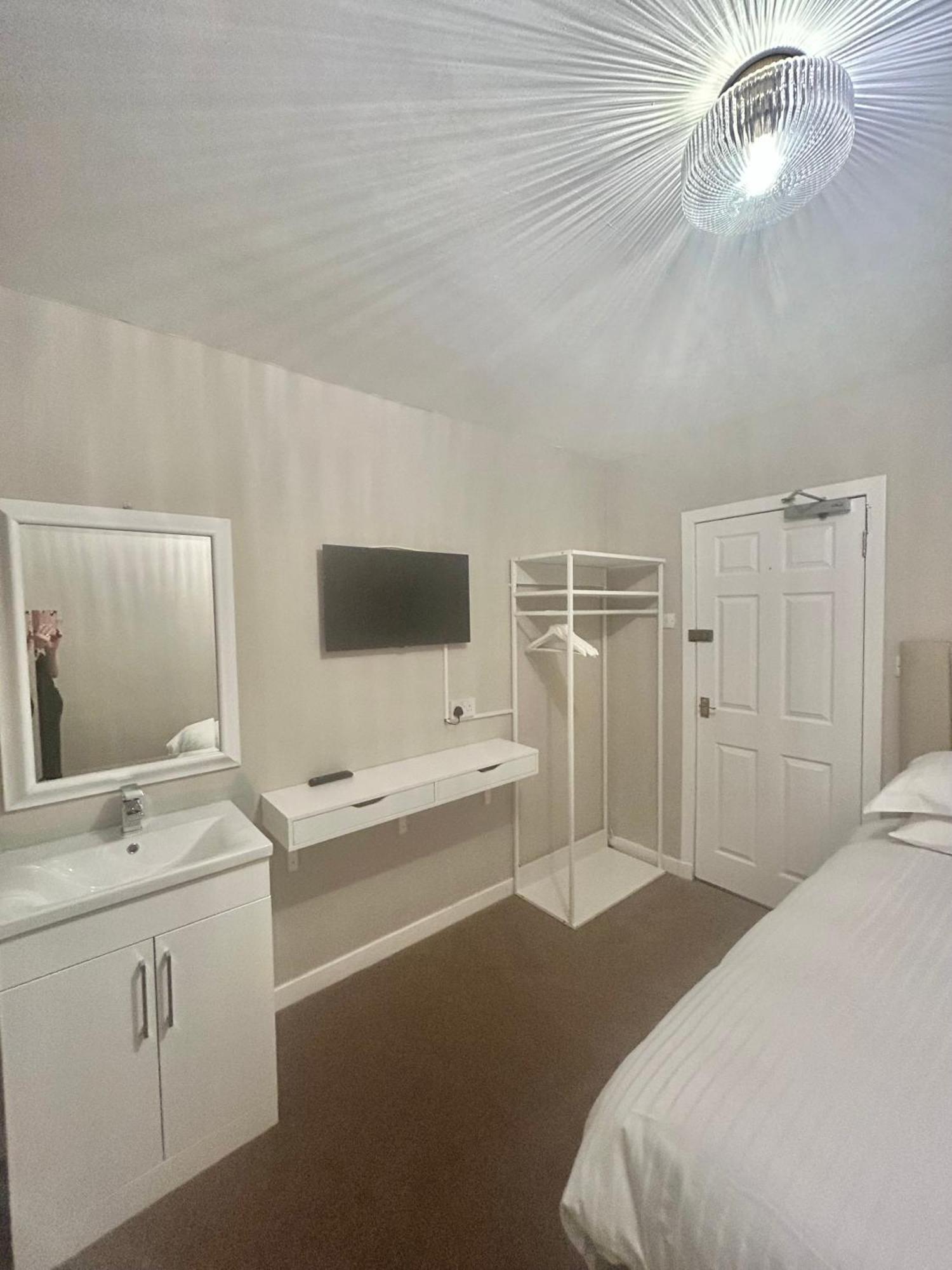 Crookston Hotel กลาสโกว์ ภายนอก รูปภาพ