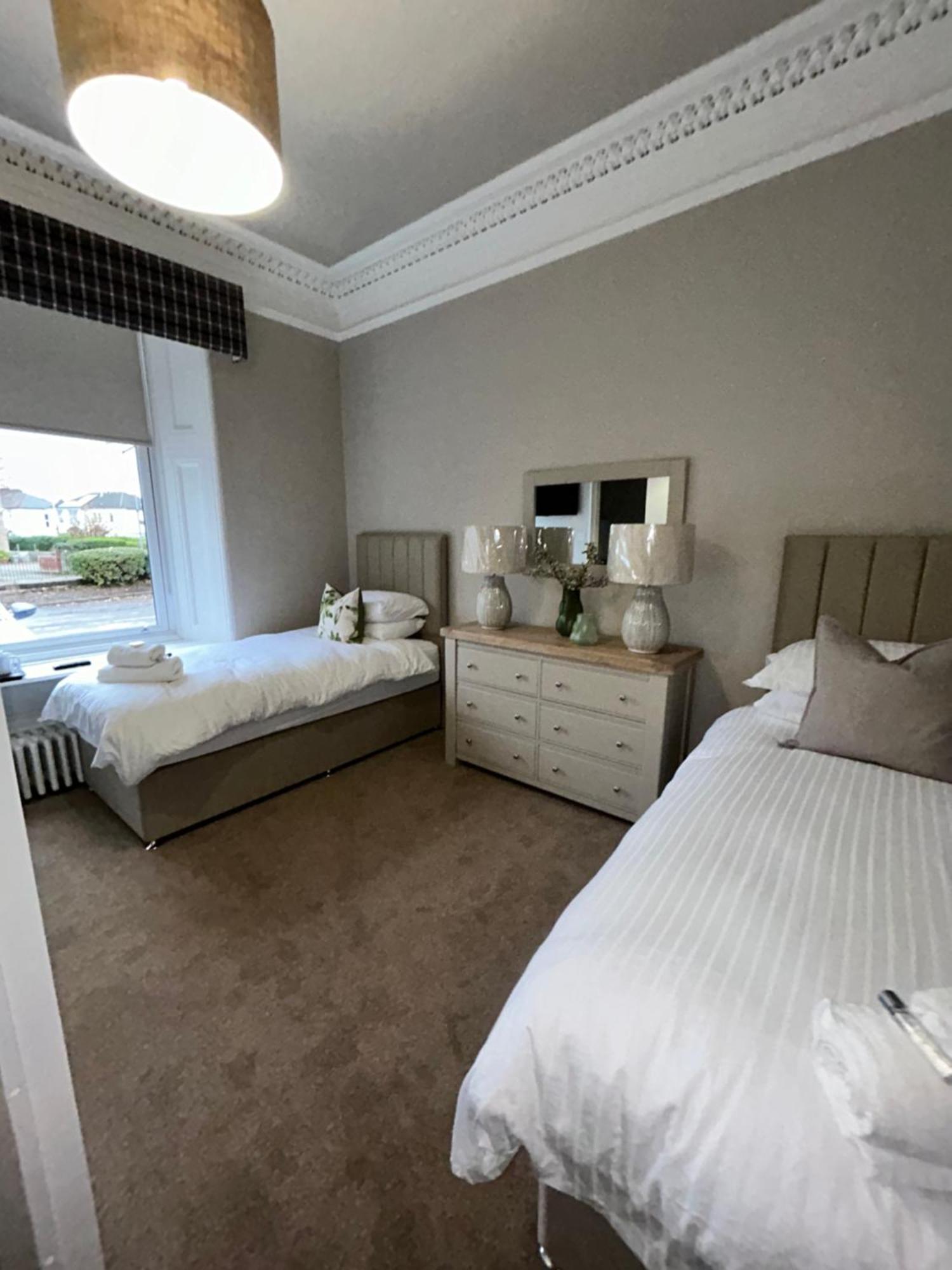 Crookston Hotel กลาสโกว์ ภายนอก รูปภาพ